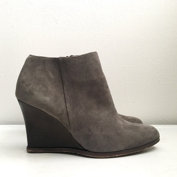 Halogen | 'Selbi' Booties - Picture 2 of 7